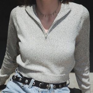 Brandy Melville NOELLA SWEATER